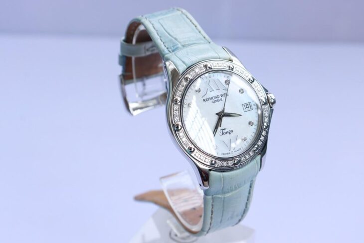 Đồng Hồ Raymond Weil Tango dây da, mặt Xà Cừ, Niềng & cọc số Đính Full Kim Cương, fullbox