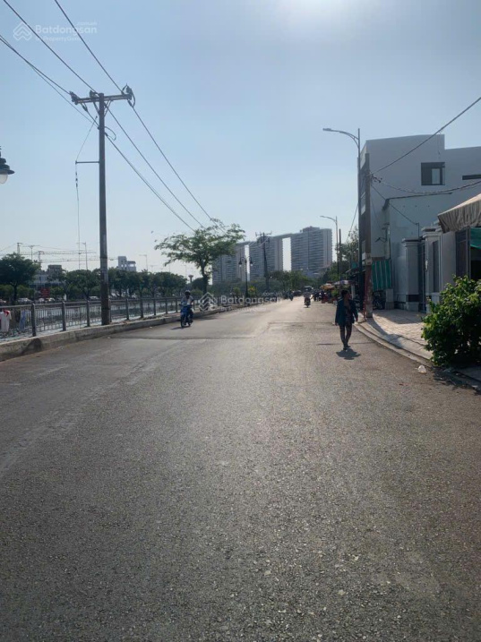 Mặt tiền kinh doanh DT 132m2 ngang 8m ngay cầu Nguyễn Tri Phương Quận 8, chỉ 6,5 tỷ TL