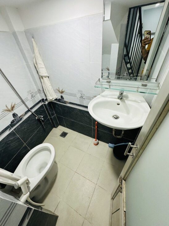 TÂN PHÚ GIÁP TÂN BÌNH, 2 TẦNG CHẮC CHẮN, NỞ HẬU HOÀN CÔNG ĐỦ, CHÀO CHỈ 2.x TỶ, TẶNG NỘI THẤT