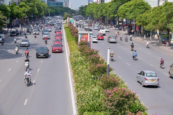 Mặt phố Nguyễn Chí Thanh quận Đống Đa, DT 120m2 x 8 tầng, cho thuê cả nhà vài trăm triệu/tháng