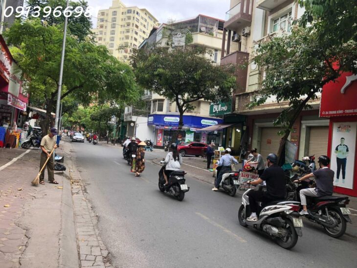 Liền kề phố Trung Kính, vỉa hè, lô góc ô tô tránh, 3 mặt thoáng, 3 ô tỗ đỗ cửa, giá chỉ 2x tỷ