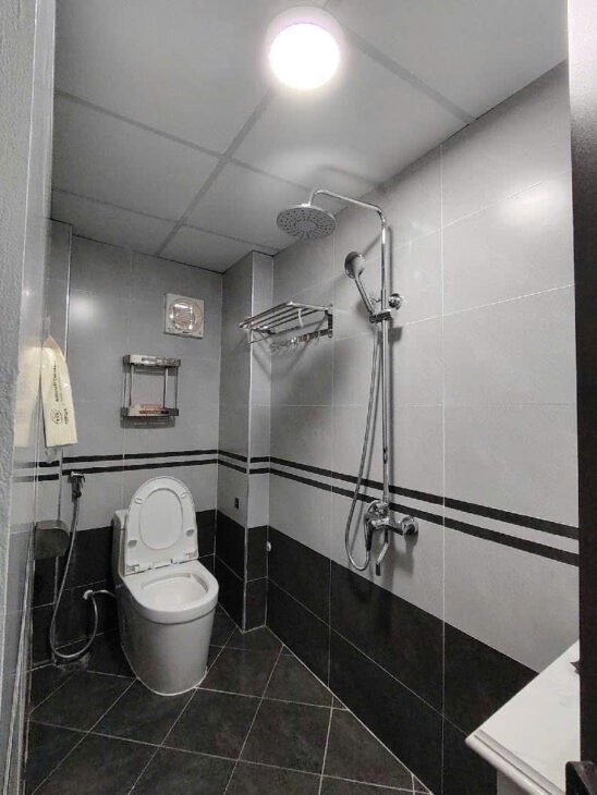 ????GẦN NGUYỄN VĂN CỪ (NHỈNH 4,5 TỶ) TẦM TIỀN HIẾM VÀI BƯỚC CHÂN RA ĐƯỜNG MỚI MỞ Ô TÔ TRÁNH.