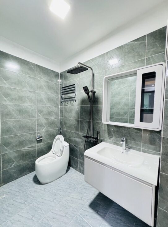 Mặt phố Trần Quốc Hoàn – 50/60m – 8 tầng thang máy – Vỉa hè KD – 32 tỷ