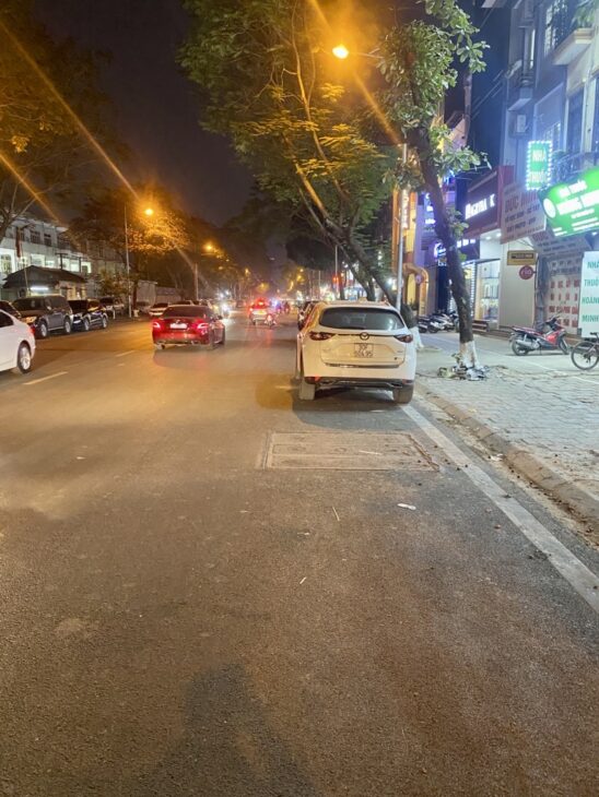 Mặt phố Trần Quốc Hoàn – 50/60m – 8 tầng thang máy – Vỉa hè KD – 32 tỷ