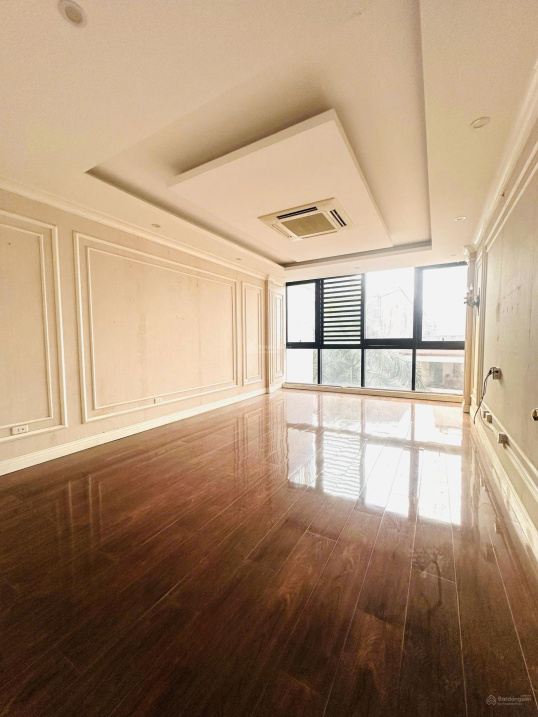 Bán căn nhà 6 tầng, căn góc 2 mặt thoáng, DT 102.9m², mặt ngõ Đào Tấn xe con tránh, KD căn hộ DV