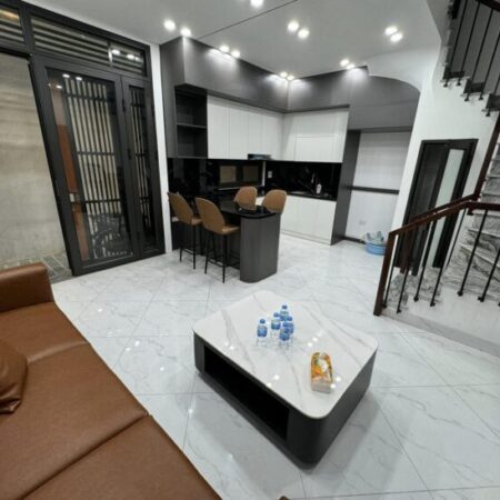 Ngọc Thuỵ,Long Biên DT 31m2 x 5T nhà mới đẹp long lanh giá chỉ 5.98 tỷ