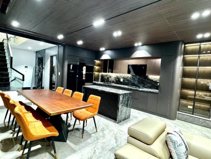 Liễu Giai Ba Đình – Nhà đẹp ở ngay – 7 tầng thang máy – 90m chỉ 20 tỷ