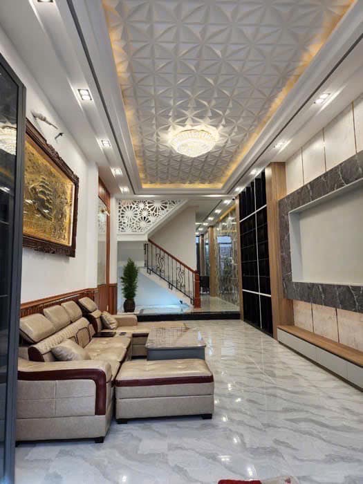 Nhà Ngay chợ Phước Long,￼ 3 tầng, 50m2. Hẻm xe hơi, Phạm hữu lầu, Phú Mỹ quận 7- Giá 5 tỷ 7