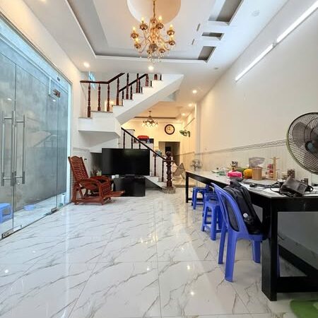 NHà Mặt Tiền Kinh Doanh 2 Tầng 5x30m 4PN SHR Trịnh Thị Miếng Hóc Môn Sát Quận 12