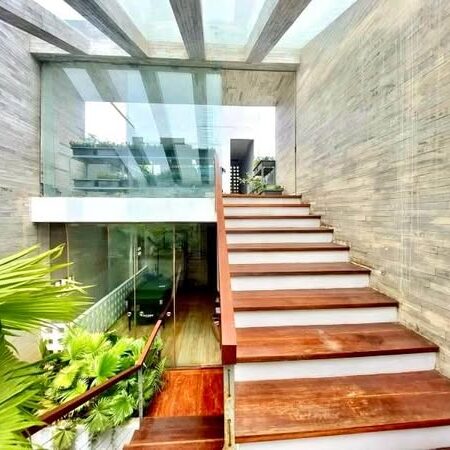 Siêu phẩm nhà đẹp ,kinh doanh cho thuê 50 triệu tháng ,Nguyễn Hữu Thọ ,Đà Nẵng – Giá chỉ 18,5 tỷ . Siêu phẩm nhà đẹp ,kinh doanh cho thuê 50 triệu tháng ,Nguyễn Hữu Thọ ,Đà Nẵng – Giá chỉ 18,5 tỷ .