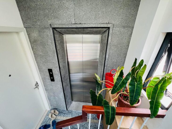 Bán nhà Mặt Hồ Linh Quang-View Hồ 40/45m, 7T Thang máy, MT 7m 24.2 Tỷ, K.Doanh ngon