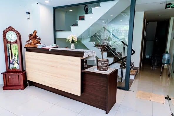 Tòa căn hộ biển Mỹ Khê 8 tàng -Dòng tiền 70 triệu tháng – Giá chỉ 19,2 tỷ .