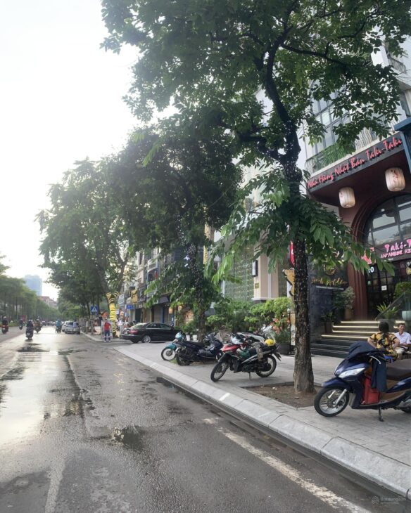 Bán căn nhà 6 tầng, căn góc 2 mặt thoáng, DT 102.9m², mặt ngõ Đào Tấn xe con tránh, KD căn hộ DV
