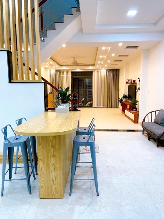 Bán nhà đẹp 4 tầng DT 120m2, ngang 6x20m, Đường nội bộ 15m, Phạm Thế Hiển nhỉnh 10 tỷ – LH