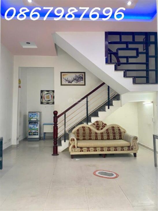 Hạ giá bán gấp nhà 3 tầng hẻm oto Lê Hồng Phong, phường Phước Hải, tp Nha Trang