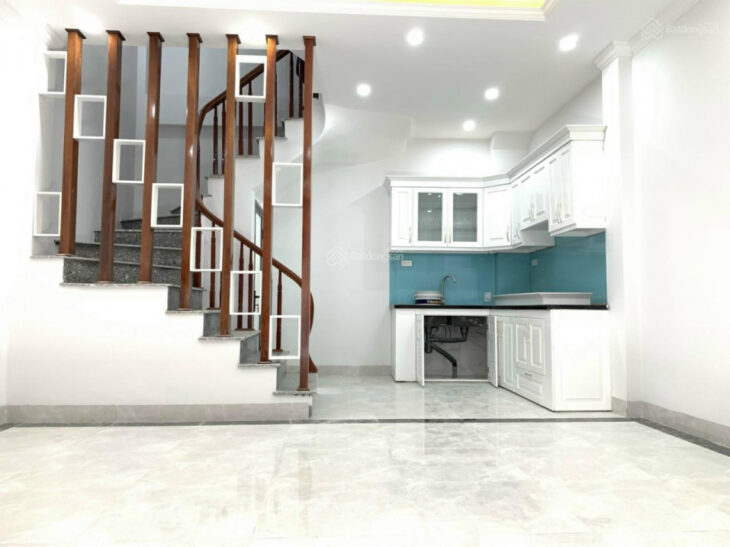 Bán nhà tại ĐH Công Nghiệp Nhổn, ĐH Thành Đô Nam Từ Liêm, dt 34m2 * 5T giá 3,9 tỷ. LH: 0988 192 973
