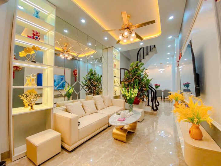 BÁN NHÀ PHỐ 8/3 HAI BÀ TRƯNG NHÀ ĐẸP FULL NỘI THẤT TIỆN ÍCH ĐẦY ĐỦ THOÁNG SÁNG GIÁ 6,2 TỶ