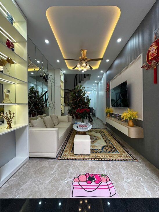 BÁN NHÀ PHỐ 8/3 HAI BÀ TRƯNG NHÀ ĐẸP FULL NỘI THẤT TIỆN ÍCH ĐẦY ĐỦ THOÁNG SÁNG GIÁ 6,2 TỶ