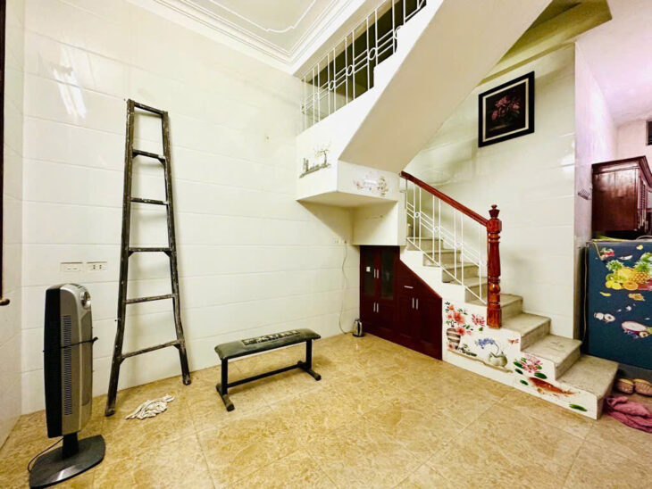 Vip! Bán nhà CHÙA BỘC, 30m2, 6 tỷ, Phân lô, Gần Ô Tô, 5 tầng, 4 Ngủ, Sổ chính chủ