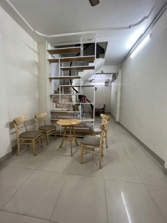 Bán nhà 5 Tầng phố Dịch Vọng Hậu 40m2 Chỉ 9.5 tỷ Cầu Giấy, Dòng tiền, KD, Ngõ Thông