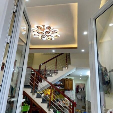 ♥ Nhà Kiệt rộng thẳngTrưng Nữ Vương, 2 tầng đúc kiên cố, sạch đẹp, ở ngay, 2.55 tỷ