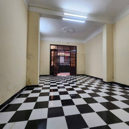 Nhà Hoàng Hoa Thám 81m2, MT 4.8m, ngõ rộng 2m, 2 thoáng, ngõ thông, gần ô tô giá đầu tư chỉ 11.9 tỷ