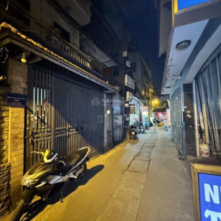 HIẾM NGUYỄN KHÁNH TOÀN 75m2 – 5 TẦNG, DÂN XÂY – LÔ GÓC – GARA Ô TÔ – Ô CHỜ THANG MÁY – 50M RA PHỐ