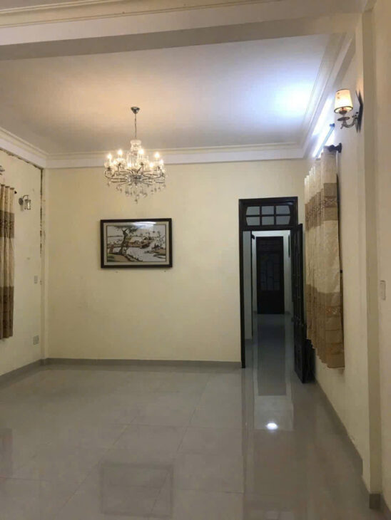 ???? ???? Cho thuê nhà 3 tầng kiệt ô tô BÀ TRIỆU, 7 phòng ngủ.