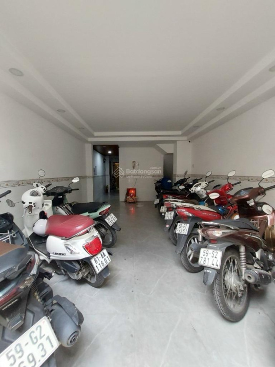 Mặt tiền 4 tầng – Quận 10 – Sư Vạn Hạnh – ngang lớn 4.5m, ngay Vạn Hạnh Mall – nhỉnh 16 tỷ