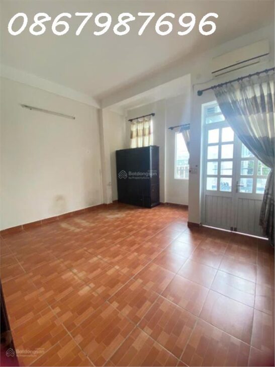 Hạ giá bán gấp nhà 3 tầng hẻm oto Lê Hồng Phong, phường Phước Hải, tp Nha Trang