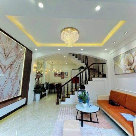 Bán nhà Xã Đàn MT 8m, 45m² x 5 tầng, Gần phố, Giá chỉ 6.8 tỷ