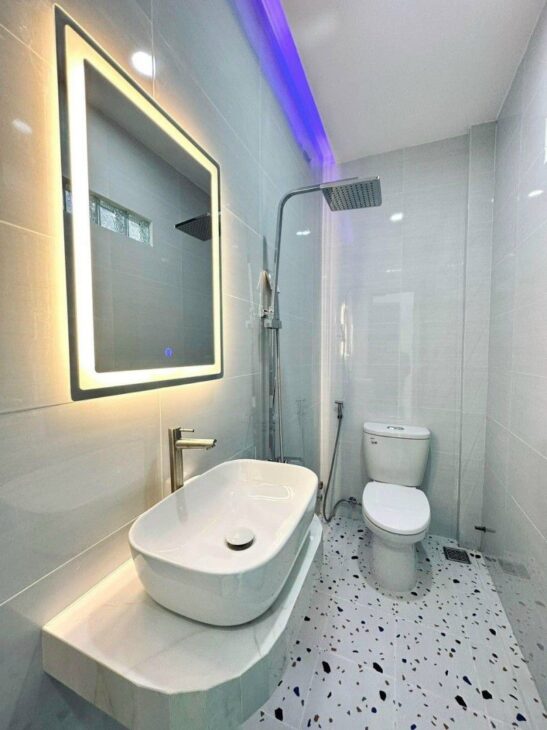 NHÀ ĐẸP PHAN ĐÌNH PHÙNG, P1 PHÚ NHUẬN – 4 TẦNG BTCT MỚI ĐẸP FULL NỘI THẤT – 3 MẶT THOÁNG – DÒNG