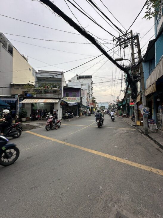 TÂN PHÚ GIÁP TÂN BÌNH, 2 TẦNG CHẮC CHẮN, NỞ HẬU HOÀN CÔNG ĐỦ, CHÀO CHỈ 2.x TỶ, TẶNG NỘI THẤT