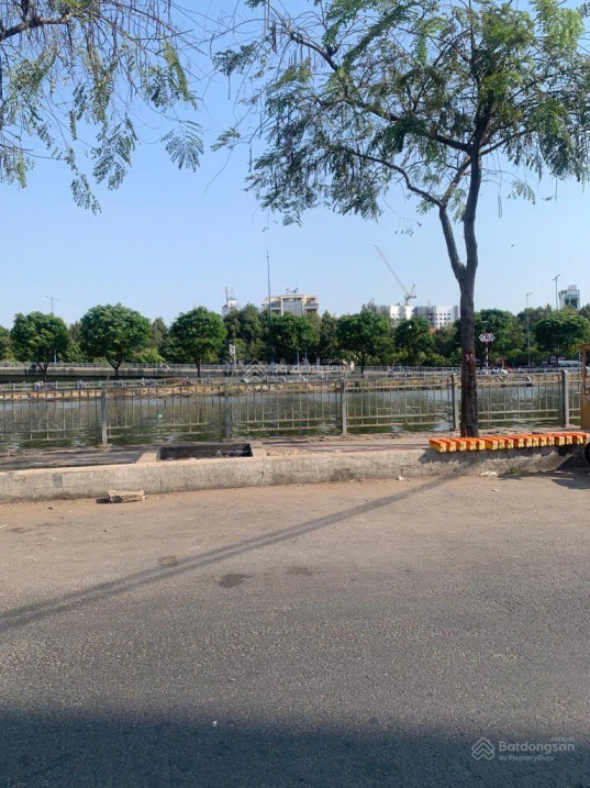 Mặt tiền kinh doanh DT 132m2 ngang 8m ngay cầu Nguyễn Tri Phương Quận 8, chỉ 6,5 tỷ TL