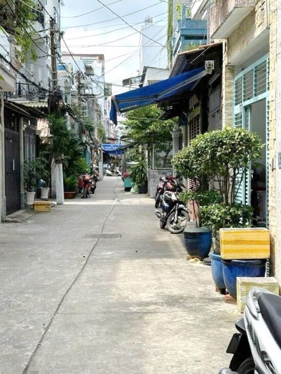 NHÀ 3 TẦNG AU DUONG LAN – 42M2 – 5.85 TỶ – Ô TÔ ĐỖ CỬA – VỊ TRÍ ĐẮC ĐỊA