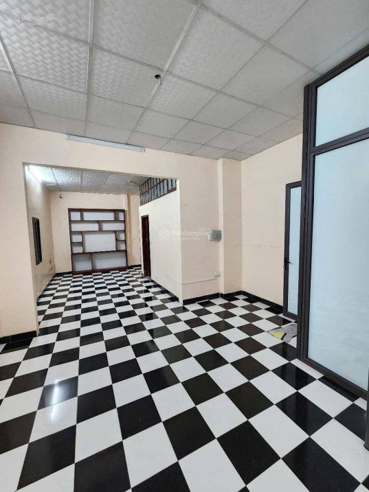 Nhà Hoàng Hoa Thám 81m2, MT 4.8m, ngõ rộng 2m, 2 thoáng, ngõ thông, gần ô tô giá đầu tư chỉ 11.9 tỷ