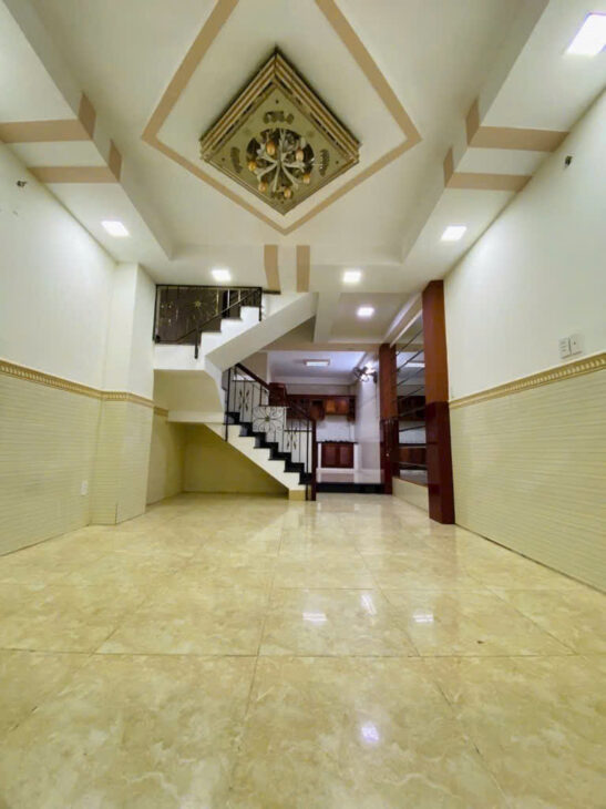 BÁN NHÀ 3 TẦNG – 48m2 – HẺM XE HƠI – SÁT CHỢ TÂN HƯƠNG – NHỈNH 5 TỶ