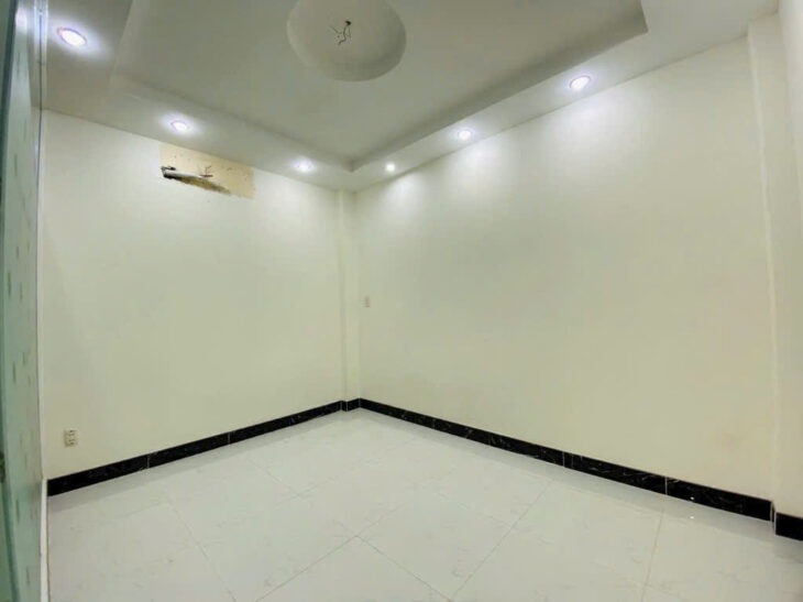 BÁN NHÀ 3 TẦNG – 48m2 – HẺM XE HƠI – SÁT CHỢ TÂN HƯƠNG – NHỈNH 5 TỶ