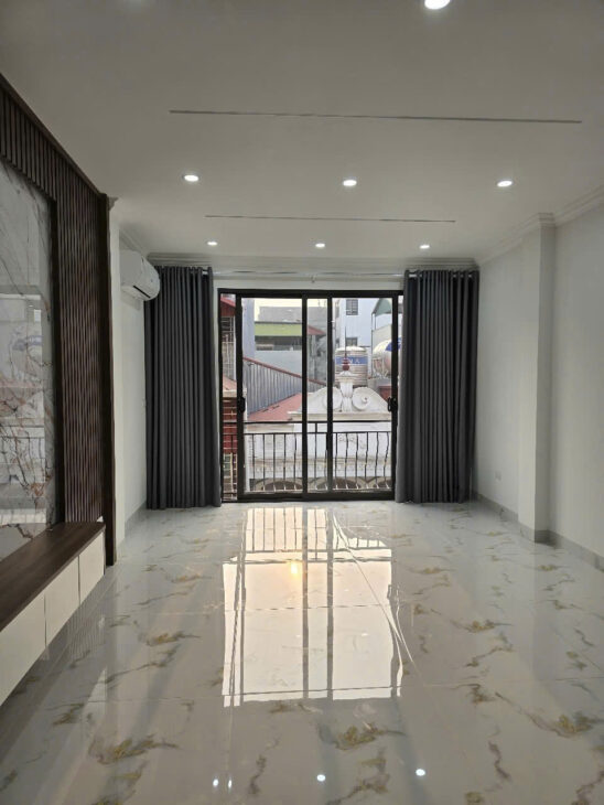 NGUYỄN CHÍ THANH – LÁNG THƯỢNG – ĐỐNG ĐA -THANG MÁY – VỈA HÈ – NHỈNH 17 TỶ