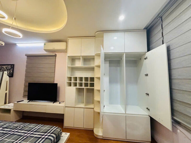 Tuyệt vời! Bán nhà NGỌC KHÁNH, 40m2, chỉ 6,8 tỷ, Phố VIP, Ngõ thông, Gần hồ, Ở ngay