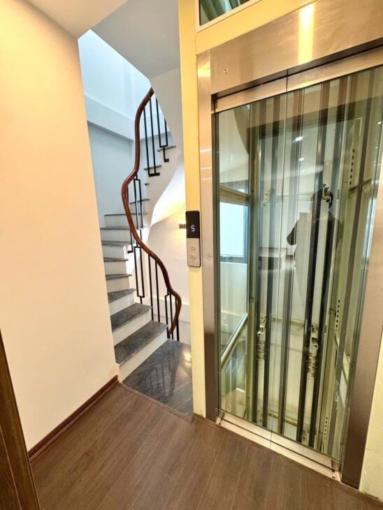 BÁN NHÀ THỤY KHUÊ TÂY HỒ 6 TẦNG THANG MÁY ÊM RU NỘI THẤT ĐẸP THOÁNG SÁNG SỔ ĐỎ HOA KHÔI GIÁ 7,9 TỶ