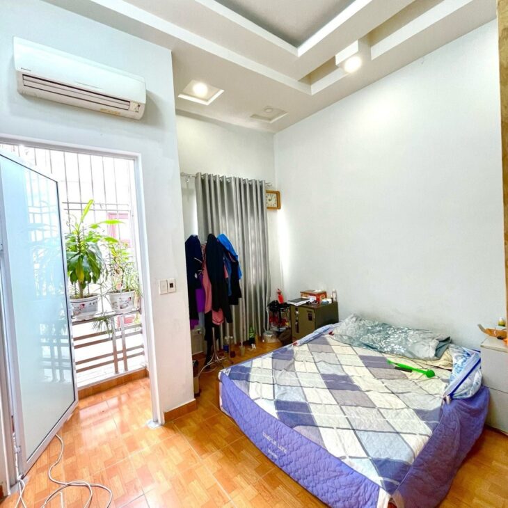 Bán nhà ngõ 594 Thiên Lôi, 48m 3 tầng, sân cổng, Giá 2.55 tỉ, cách AEON 500m