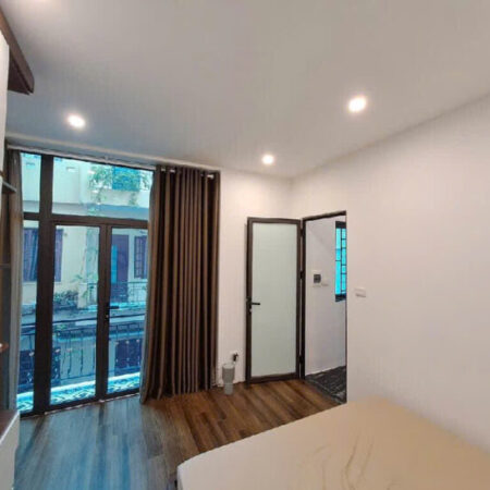 Nhỉnh 3 tỏi , Nhà 3 tầng mặt phố Tam Khương Đống Đa diện tích 26 mét cách ô tô tránh 3 mét, ngõ