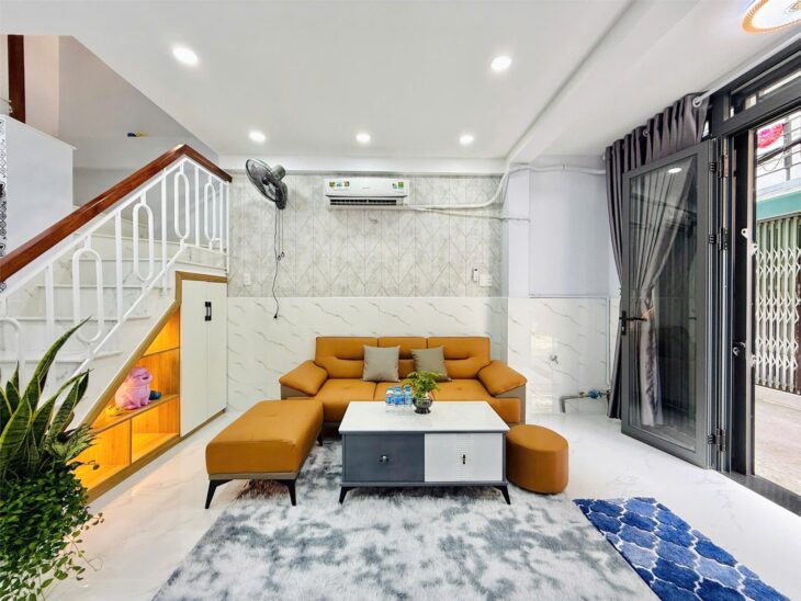 Nhà bán đường Thống Nhất, Gò Vấp, nội thất đẹp, DT 36m2, 2 tầng, sổ vuông đẹp, 4.450 tỷ có TL