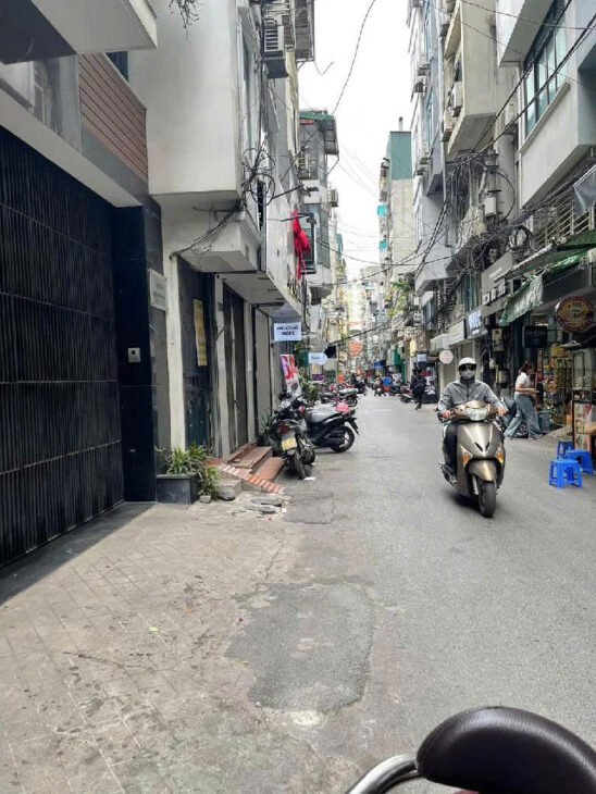 bán nhà Đống Đa 50m Đông Các cách phố 1 nhà, gần Hồ, Công Viên