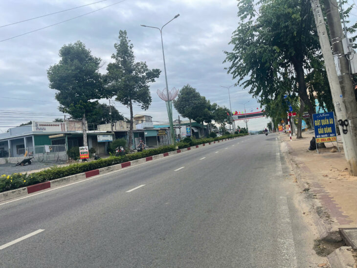 Bán 5m đất thổ cư Đường Thống Nhất, thị xã LaGi giá ngộp 3.2 tỷ sổ riêng