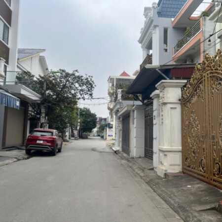 Bán nhà 90m2, 4 tầng lô góc tại Trung Lực, ô tô đõ cửa ngày đêm, giá 8,3 tỷ