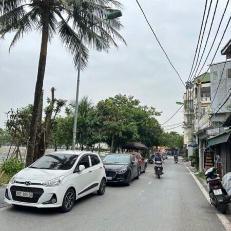 Rẻ nhất Thủ Đô-70m x 3 tầng-gara ô tô-gần hồ-nhà mới ở luôn-hàng xóm AEON Long Biên