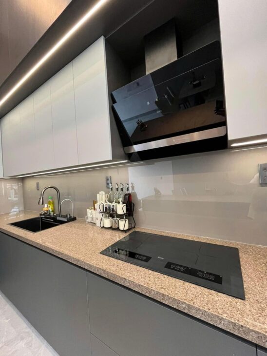 BÁN NHÀ PHỐ BÁT KHỐI, 5 TẦNG, NGÕ RỘNG, Ở NGAY