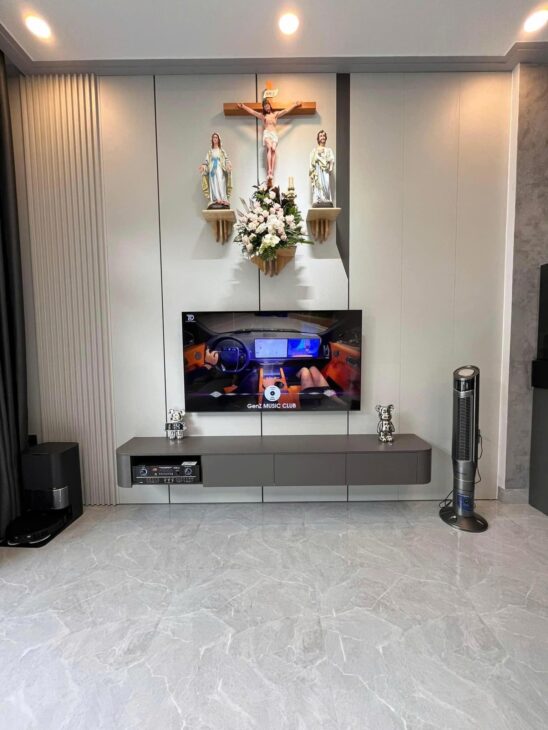 BÁN NHÀ PHỐ BÁT KHỐI, 5 TẦNG, NGÕ RỘNG, Ở NGAY